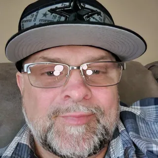 Chris R.