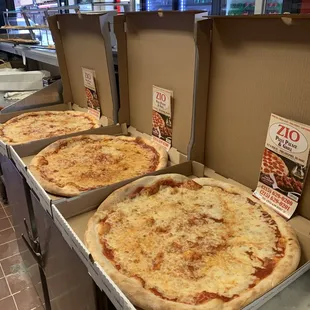 Ready for delivery XLarge 18&quot; Cheese Pizza.