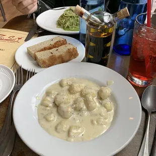 Gnocchi a Tuo Piacere, Focaccia Bread, the cool oil dispenser, Linguine Pesto, and my sprite with grenadine