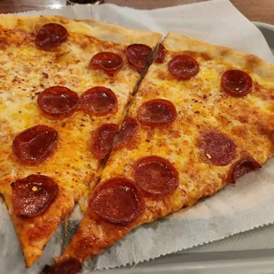 Pepperoni pizza