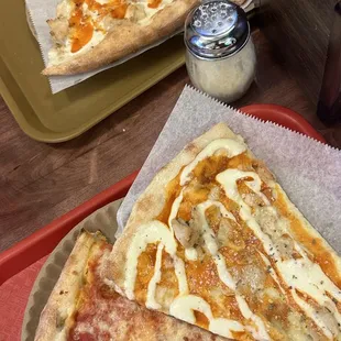 buffalo chicken and plain pizza! (please get the buffalo)