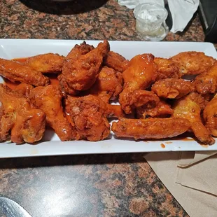 Manic Mondays!!!! 20 wings for $13 sooooooo goood