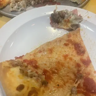 Everything slipped right off the pizza .