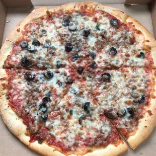 Hamburger and Black Olive pizza