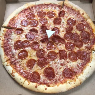 Pepperoni &amp; cheese pizza