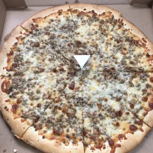 Hamburger &amp; cheese pizza