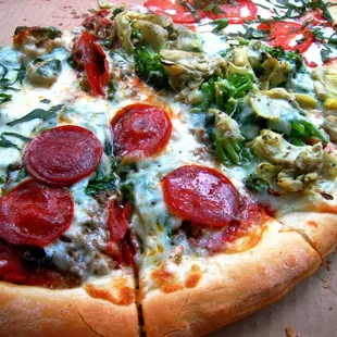 chicken pesto (my fave!), pepperoni/sausage/spinach, veggie, and margherite!