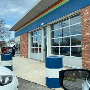 It's nice to see something happy on this long neglected corner on the northside!