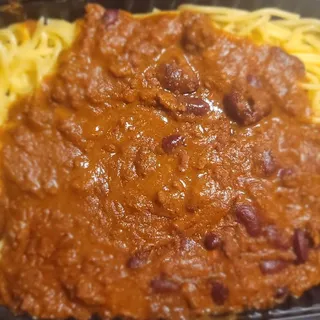 Chili Spaghetti with Garlic Bread