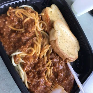 Spaghetti with Garlic Bread