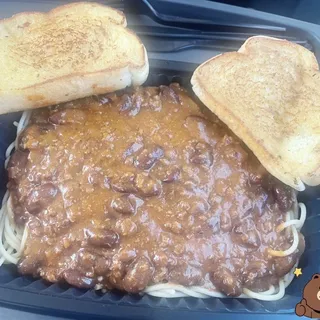 Chili Spaghetti with Garlic Bread