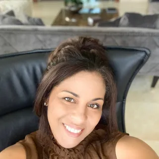 Nicole F.