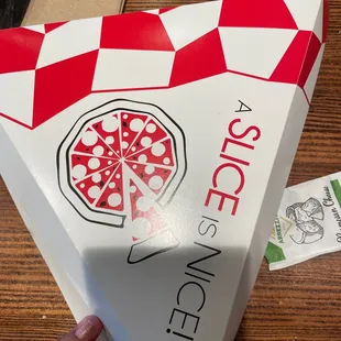 The box that the pizza comes in