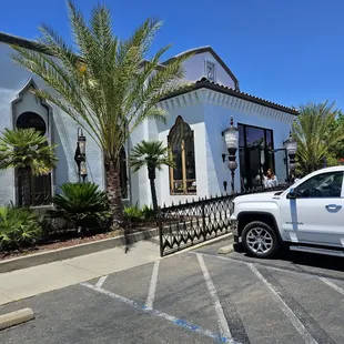 The restaurant&apos;s exterior