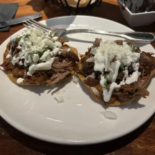 Tostada carnita