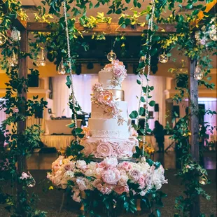 5-tier front wedding cake