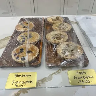 Blueberry and apple Frangipan