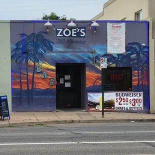 Zoe's Lounge