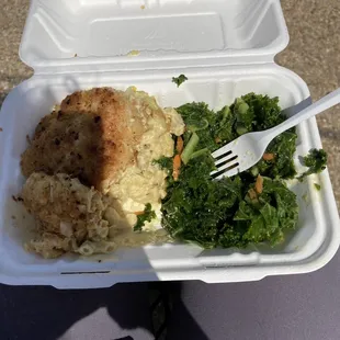 Crab cake, kale salad and vegan mac &amp; cheese