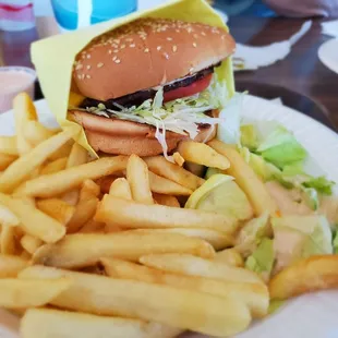 The best cheeseburger special I&apos;ve ever had. All for 6 bucks