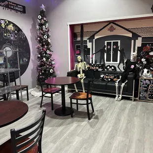 a living room decorated for halloween