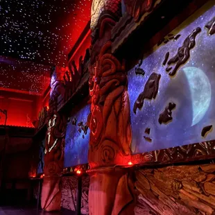 Projection mapping on beautifully designed walls!