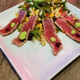 Tuna Tataki salad