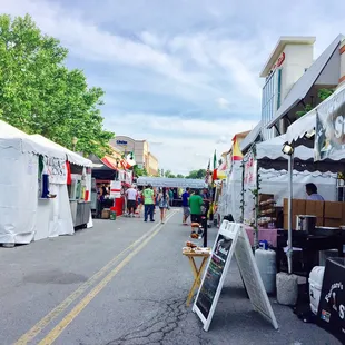 Time still early so not very crowded in the picture.  06/02/2017