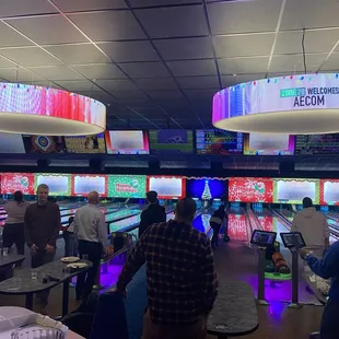 Family friendly and colleague friendly - had a nice evening of bowling with my team from work
