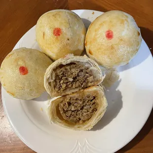 Pastry Moon Cake with Pork 
上海鲜肉月饼