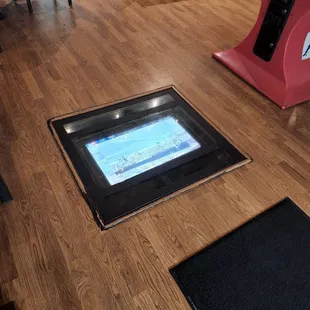 Floor tv