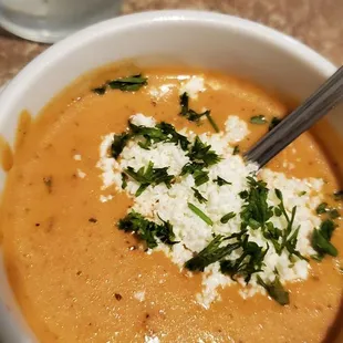 Tomato artichoke soup