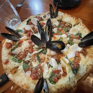 Seafood Pizza