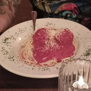 Herb sauce with meatballs