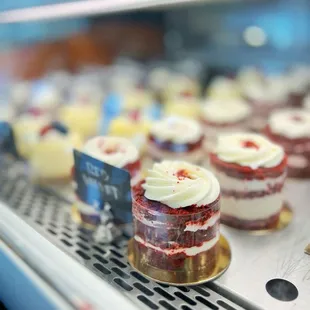 Delicious-looking sweets | www.moniquedao.com