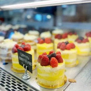 Delicious-looking sweets | www.moniquedao.com