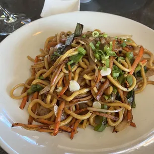 Vegetable lo mein