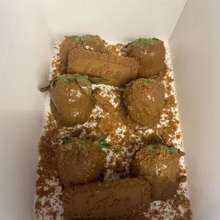 Strawberry covered chocolate with biscoff