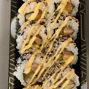 Spicy salmon roll