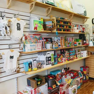 Unique, safe &amp; sustainable gifts for newborn - preschoolers.