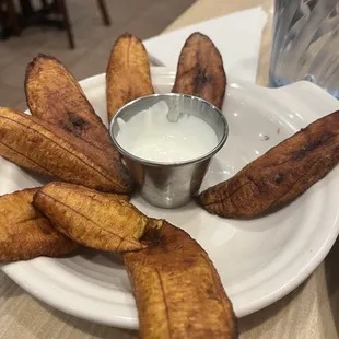 The fried plantains with sour cream are so good.