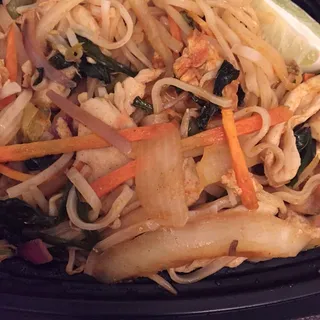 Lunch Chicken Pad Thai