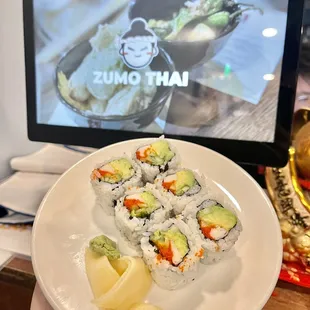 Cali roll with roe