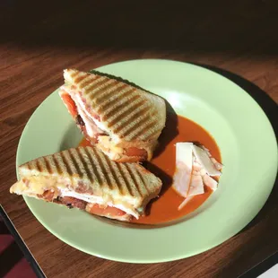 Chicken pesto mayo melt