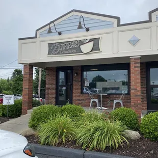  the outside of the restaurant