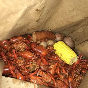 3 lbs crawfish w/tons of potatoes, corn and sausage