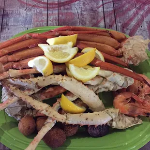 Boiled Snow Crabs