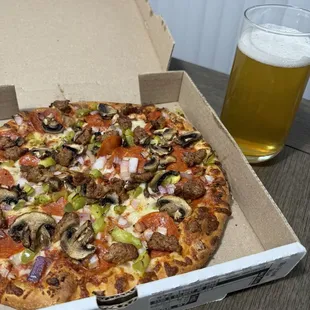 10 inch Deluxe, well done crust