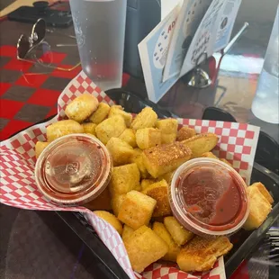 Garlic bread $5.99 to $8.99