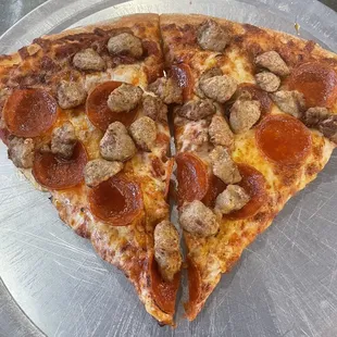 Yummy sausage and pepperoni .